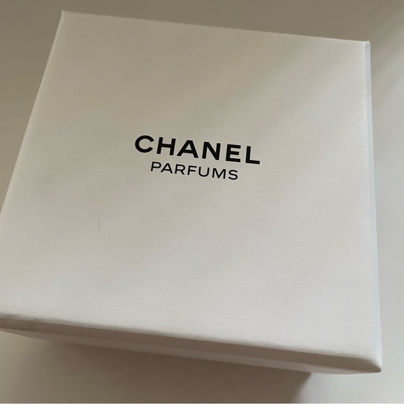 Chanel ceramic Camellia aroma diffuser fragrance flower NEW - Picture 7 of 10